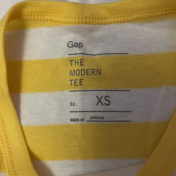 GAP Striped T-Shirt - Picture 2 of 3
